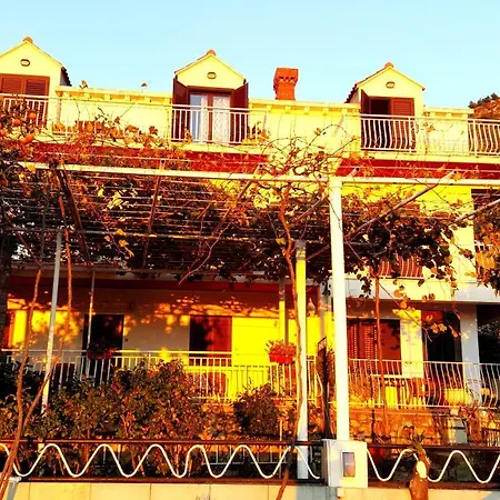 Πανσιόν Perica 3*