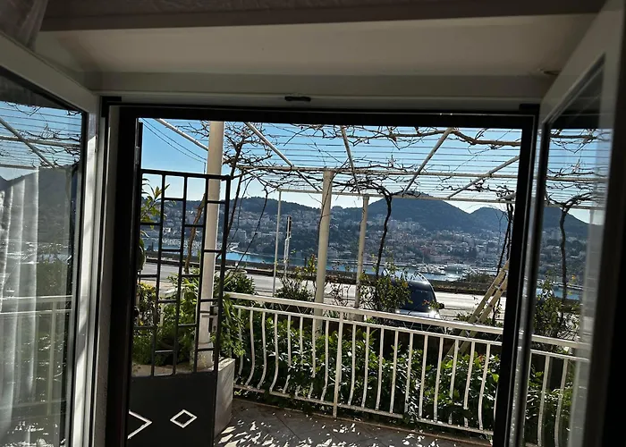 Pensionat Perica 3*